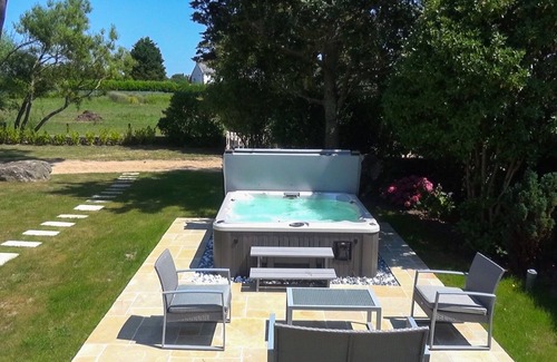 Erdeven House | Large luxury villa with Jacuzzi sleeps 11 near beach Morbihan sud