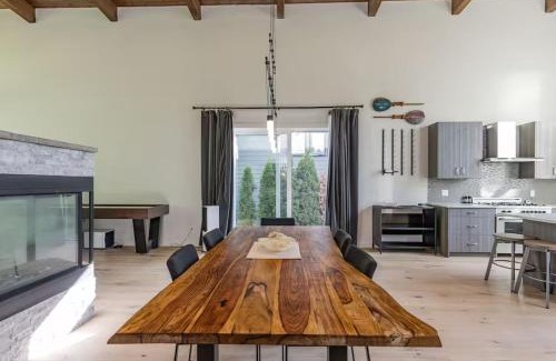 Squamish House | Large Modern Home in Squamish