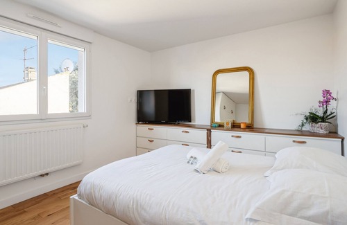 Bagnolet House | Large modern new house in Bagnolet - Welkeys