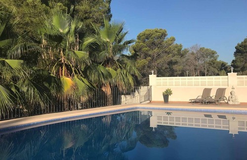 Alcalali House | Large modern villa in quiet surroundings with large private pool.