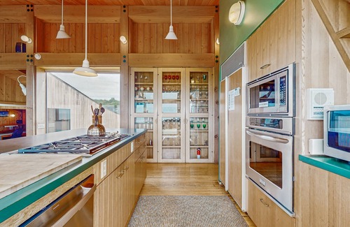Sea Ranch House | Large oceanfront home with hot tub, shared pool, & large deck - dogs welcome