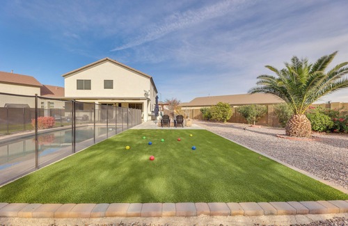 Coolidge House | Large Pool & Yard w/Bocce: Oasis in Coolidge!