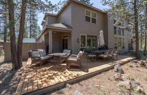 Sunriver House | Large Premier Home With A/C, SHARC, New Furniture, New Hot Tub and Pool Table