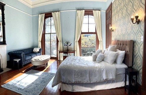 French Quarter Bed & Breakfast | Large private King Balcony Suite cont'l breakfast included, parking on request