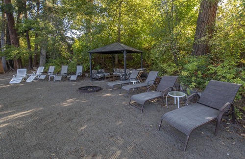 Central Okanagan House | Large private suite with gorgeous views of wood lake on the Okanagan rail trail.