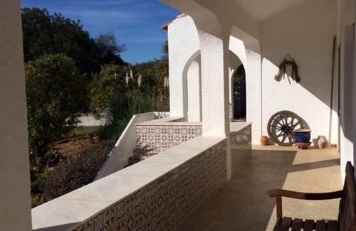 Portimao Villa | Large private villa with swimming pool, large garden, four bedrooms, lounge and dining room. Calmly