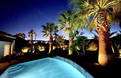 Topaz House | LARGE, PRIVATE Yard & Heated, Saltwater Pool/Spa, Detached Casita, Peloton