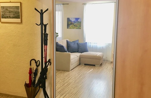 Old Town Apartment | Large-quiet-safe Apt Blue, Old Town Heart-AC+DRYER+Total Blackout+WIFI+Parking