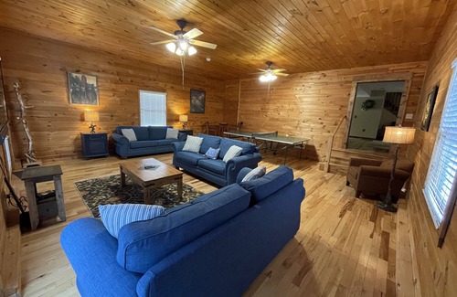 Robbinsville House | Large Recently Renovated Home on the Amazing Cheoah River: 8 miles to the Dragon