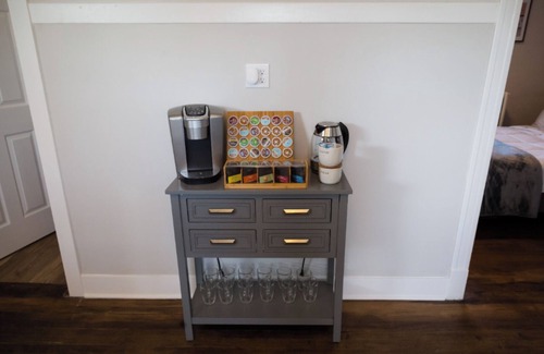 Forest Park Apartment | Large Renovated Delightful 2nd Floor Suite in Forest Park