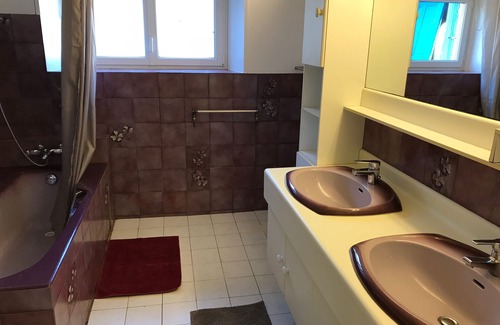 Saint-Guenole House | Large renovated house near the beaches and the port, with sun terrace