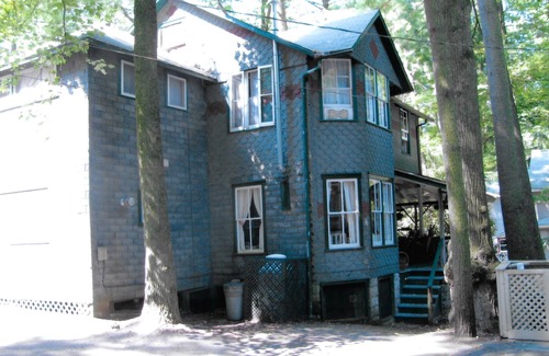 Mount Gretna Heights Cottage | Large Shadywood Cottage with Wrap Around Porch
