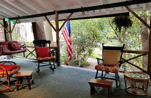 Mount Gretna Heights Cottage | Large Shadywood Cottage with Wrap Around Porch