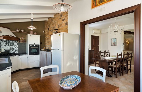Paceco Villa | large sicily villa to rent near Trapani with AC, pool, Wi-Fi, walk to town