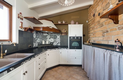 Paceco Villa | large sicily villa to rent near Trapani with AC, pool, Wi-Fi, walk to town