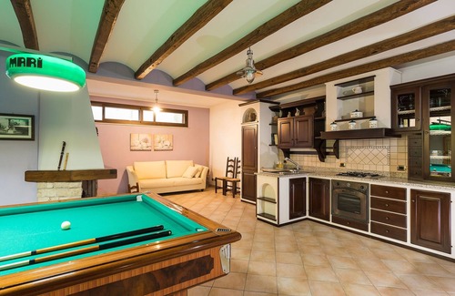 Paceco Villa | large sicily villa to rent near Trapani with AC, pool, Wi-Fi, walk to town