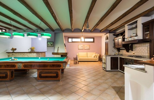 Paceco Villa | large sicily villa to rent near Trapani with AC, pool, Wi-Fi, walk to town