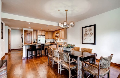 Four O'Clock Condo | Large ski-in/ski-out condo with fireplace & resort amenities - close to downtown