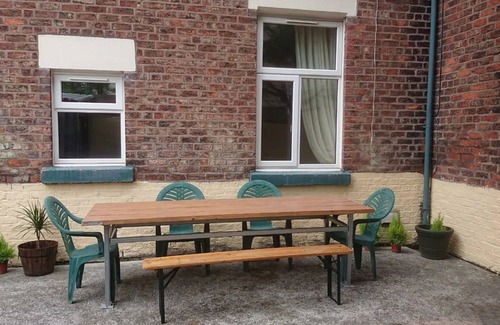 New Brighton House | Large, social and comfortable house with plenty of space for large groups