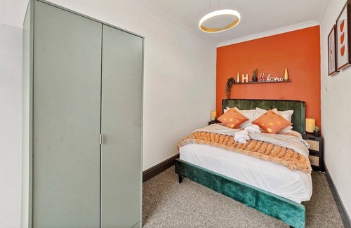 Staple Hill Apartment | Large Spacious 5 Bedroom House in Bristol