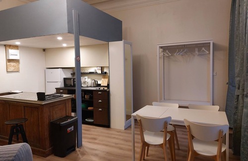 Gardanne Apartment | Large Studio 4 persons Enclosed parking Fibre