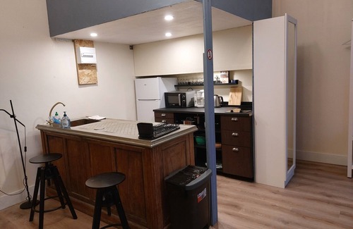 Gardanne Apartment | Large Studio 4 persons Enclosed parking Fibre