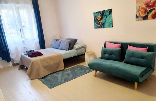 Zona I Val Melaina Apartment | LARGE STUDIO VIMERCATI