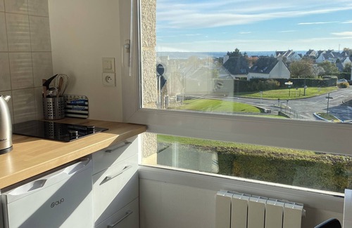 Plerin Apartment | Large studio with sea view