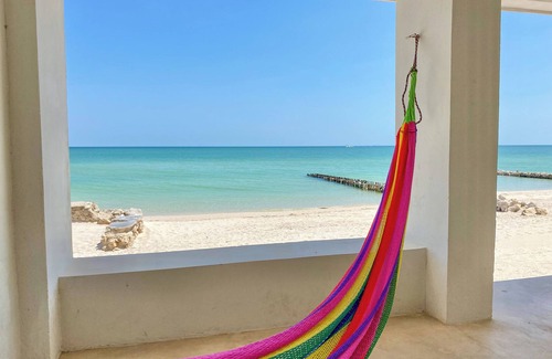 Chelem House | LARGE & STUNNING NEW BEACHFRONT HOME
