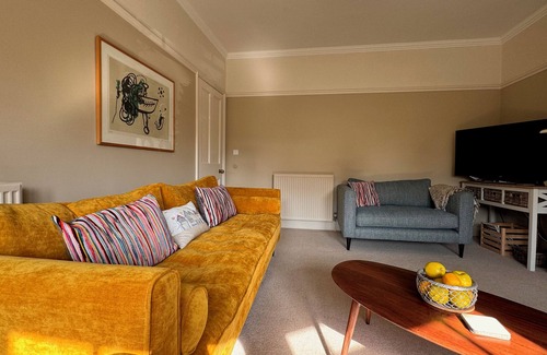 Hunstanton House | Large Stylish Victorian Villa - steps from the beach and town facilities