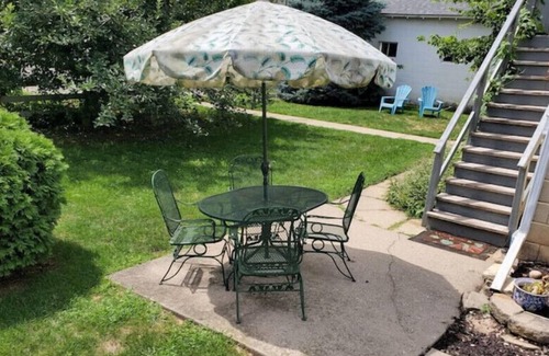 Plainfield Apartment | Large Suite 2 beds plus Murphy full, Victorian Farm Style, Downtown Plainfield
