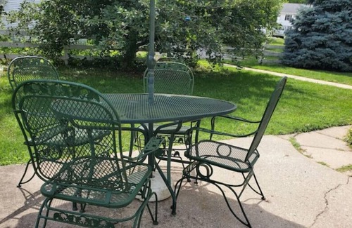 Plainfield Apartment | Large Suite 2 beds plus Murphy full, Victorian Farm Style, Downtown Plainfield