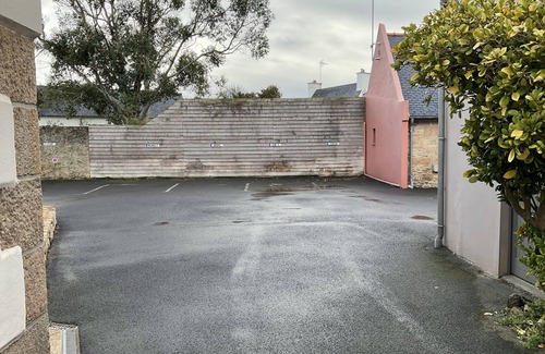 Tregastel Apartment | LARGE T2 CÔTE DE GRANIT ROSE BEACHES AND SHOPS WITHIN WALKING DISTANCE