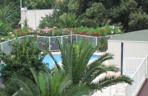 Riou - Petit Juas - Av de Grasse Apartment | Large T2, central, terrace, air conditioning, swimming pool, garage, Wifi