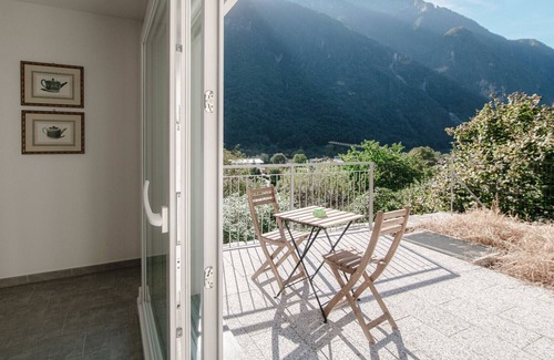 Lostallo Apartment | Large three-room apartment surrounded by greenery (VALVERDE DELUXE)