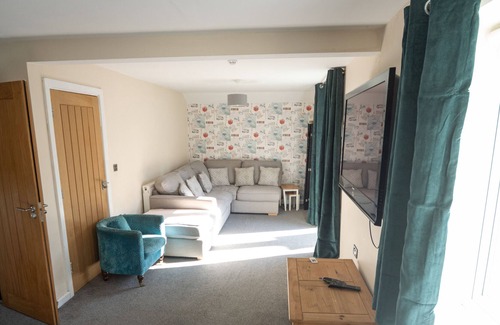 Stratford-upon-Avon House | Large townhouse with Hot Tub ideal for family or friend reunions