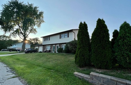 Chesterton House | Large Townhouse! Close to Dunes State Park: Short-Term Stays