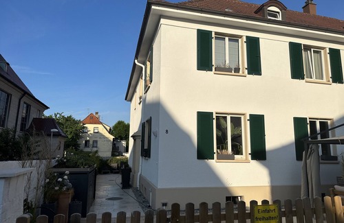 Feuerbach-Mitte House | Large townhouse with cigar room and garden