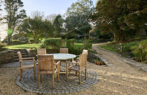 Thurlestone House | Large traditional Cottage in the heart of Thurlestone