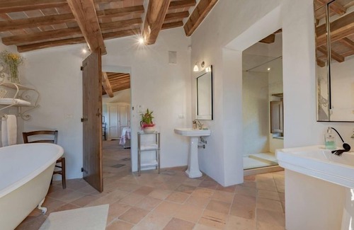 Monterchi Villa | Large Tuscan villa for 12 guests with AC, Private pool and beautiful views