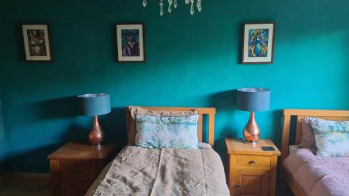 Pill House | Large twin room in Shirehampton