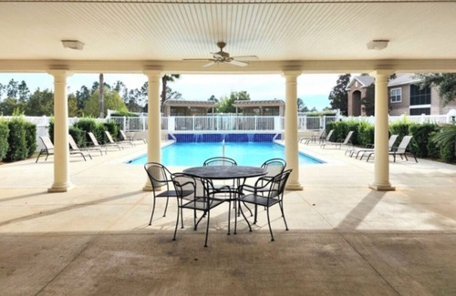 Foley Condo | Large upscale Condo near BEACHES-OWA-all sports complexes-RESORT style pool!