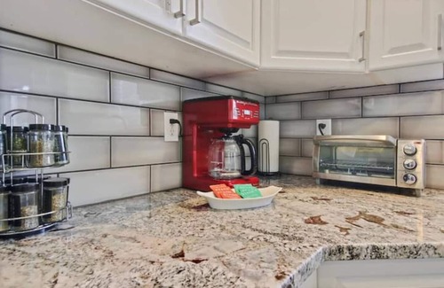 Star House | Large Upscale House for 17 with Firepit in Star