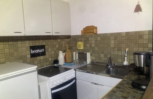 Dhron Apartment | Large vacation apartment in Germany's oldest wine village. Great cycling and hiking trails.