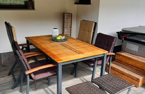 Berlingen Apartment | Large vacation apartment on the outskirts with heated whirlpool
