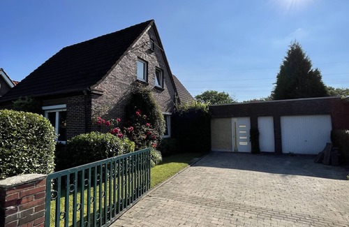Rustersiel House | Large vacation home on the North Sea with 2 usable units for up to 13 people