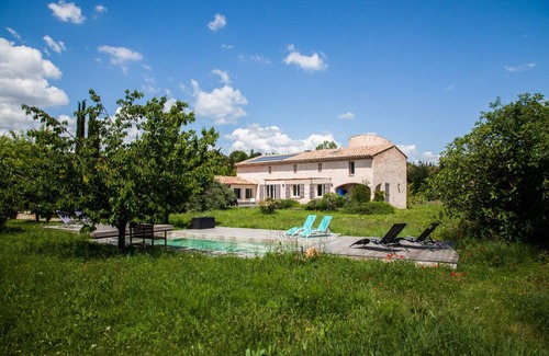 Cotignac House | Large villa, 6 to 15 people on the edge of the forest and river with heated pool