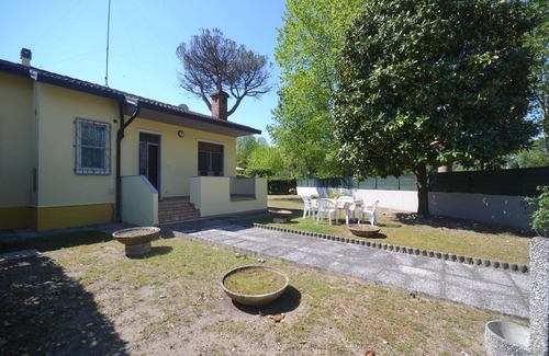 Lido delle Nazioni Villa | Large villa with 4 bedrooms, two bathrooms and large garden