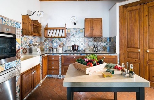Milo Villa | Large Villa rental near Catania Sicily with private pool and airconditioning