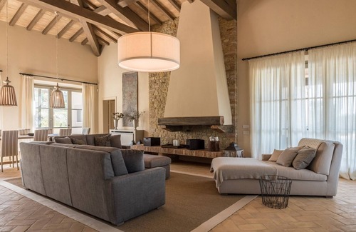 Montaione Villa | Large villa to rent in Tuscany with pool, AC, Wi-Fi, Golf, Tennis, walk to town, views, weddings and celebrations